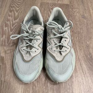 Adidas Oswego Women's Sneakers in light green  and Light Gray